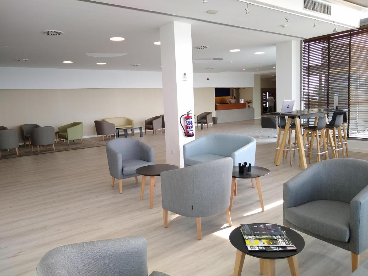 Augusta Barcelona Valles Гранолерс Екстериор снимка