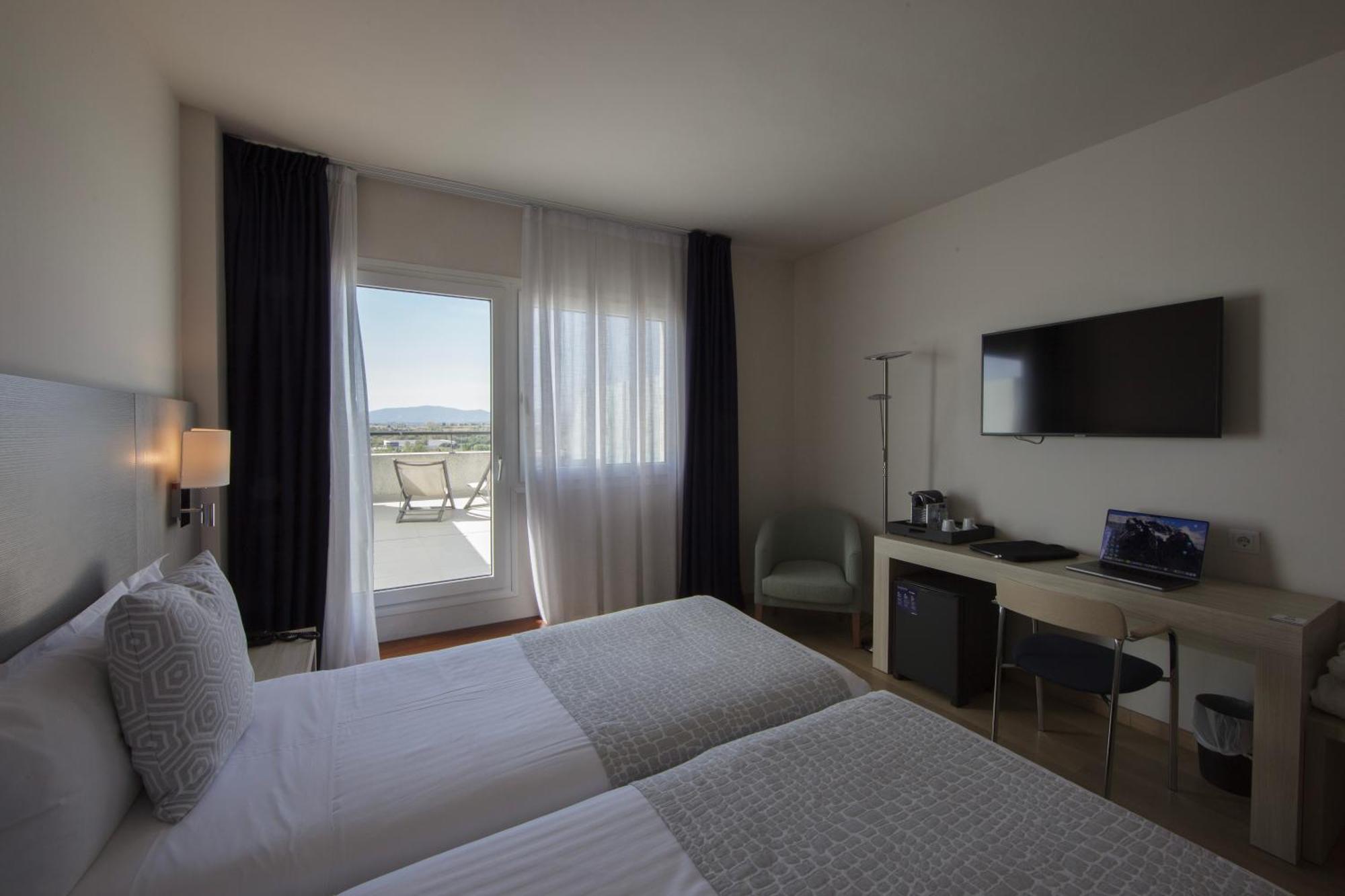 Augusta Barcelona Valles Гранолерс Екстериор снимка