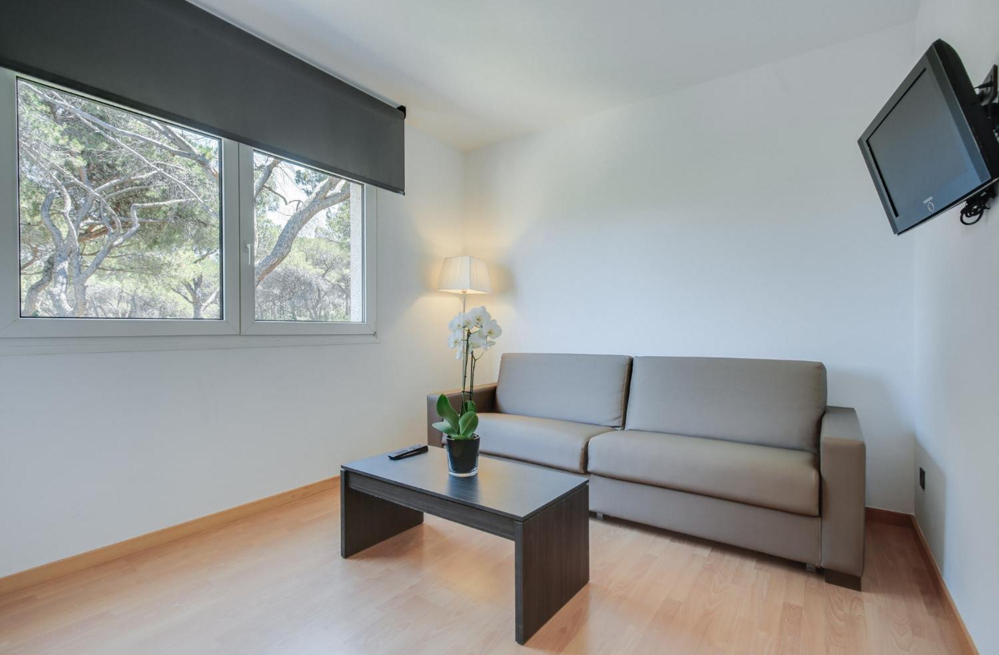 Augusta Barcelona Valles Гранолерс Екстериор снимка