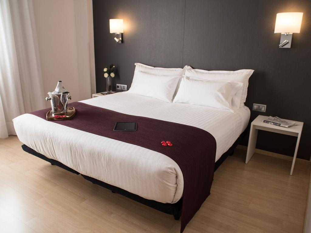 Augusta Barcelona Valles Гранолерс Екстериор снимка